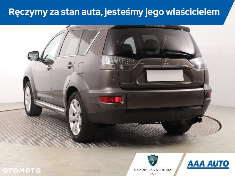 Mitsubishi Outlander - 5