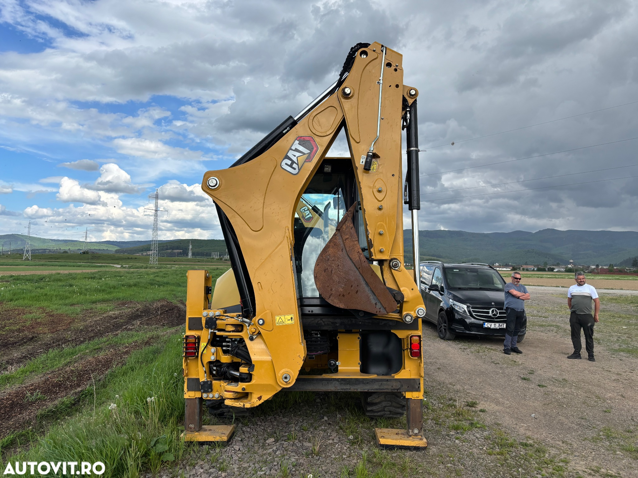 Cat 428, 2 bucati disponibile, an 2023, 1200 ore respectiv 1800 ore - 16