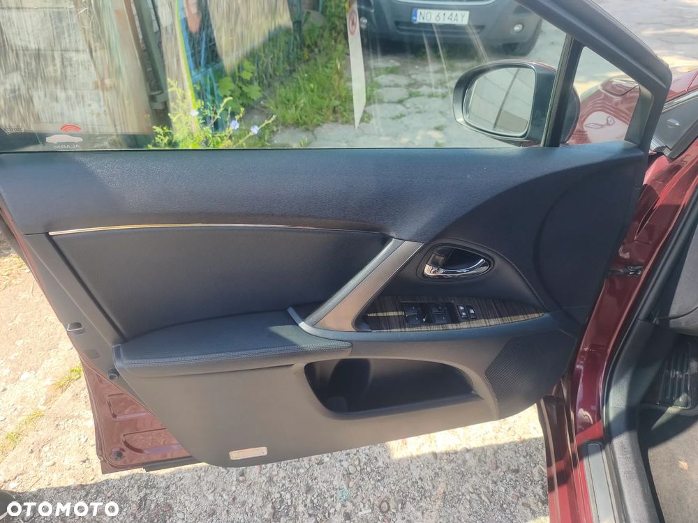 Toyota Avensis 1.8 Executive - 24
