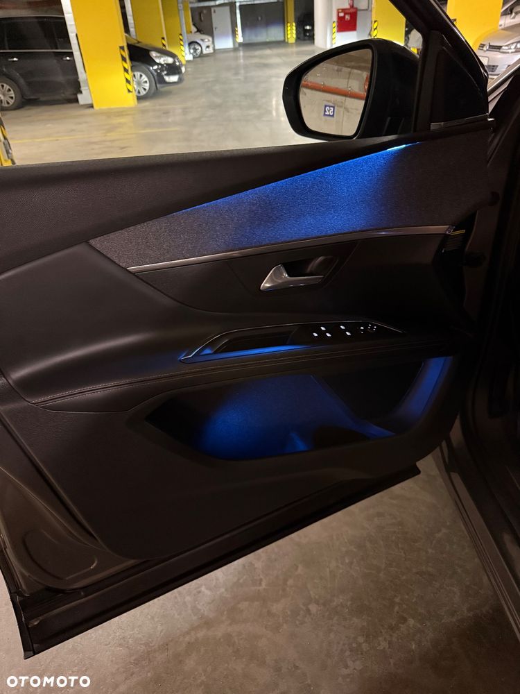 Peugeot 5008 THP 165 EAT6 Allure - 10