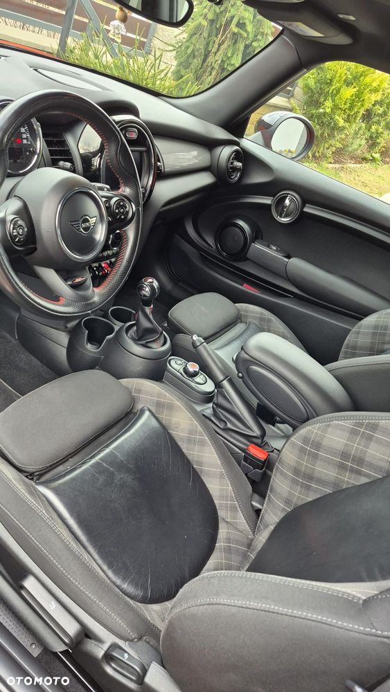 MINI Cooper John Works Trim - 9