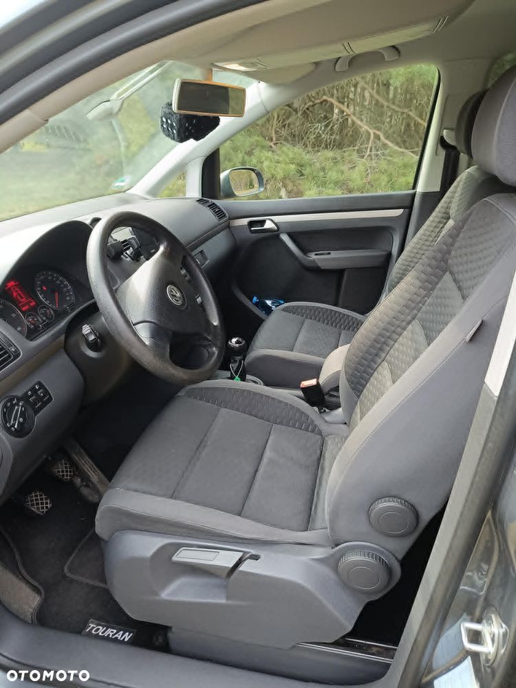 Volkswagen Touran 2.0 TDI Highline - 15