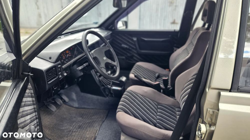 Polonez Caro - 30