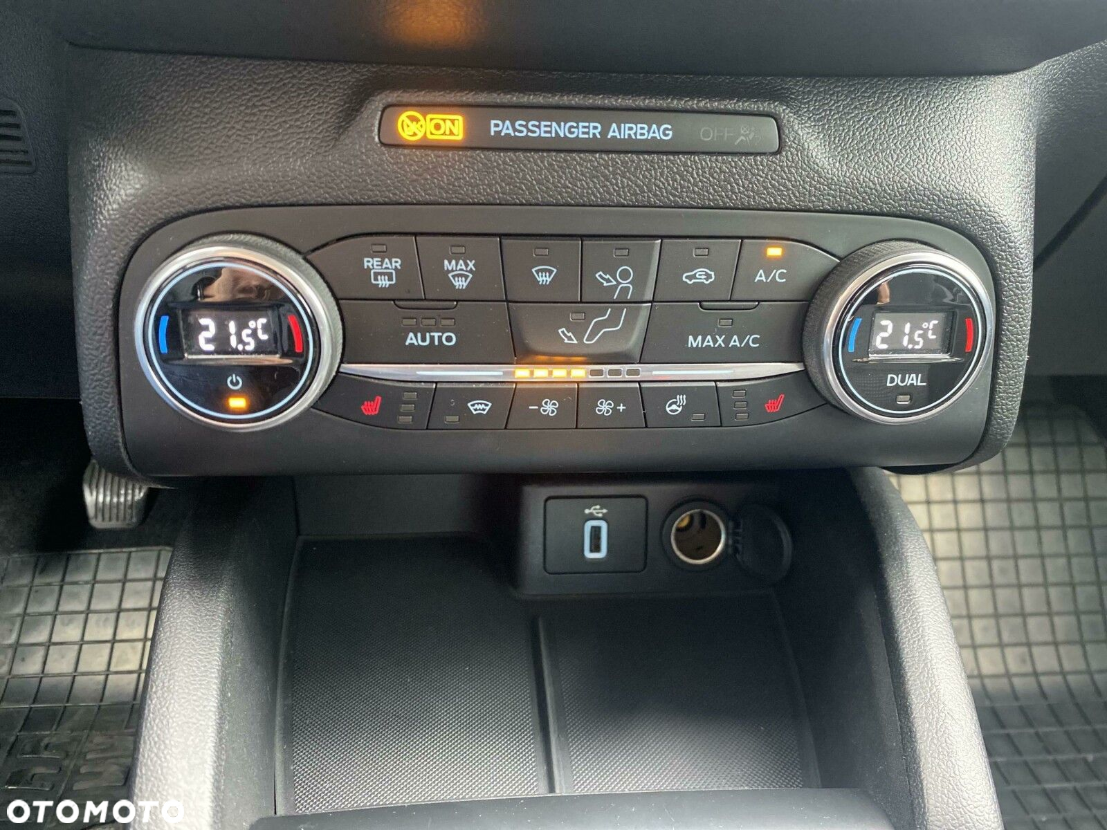 Ford Focus - 22