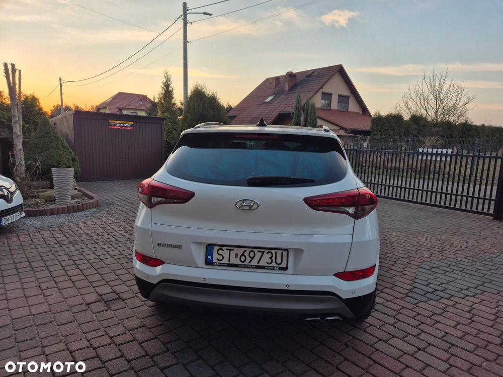Hyundai Tucson 2.0 CRDI BlueDrive Style 2WD - 15