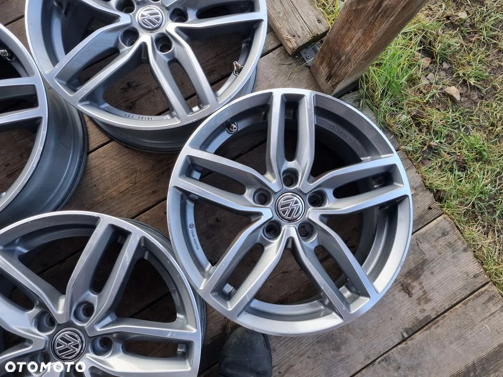 VW GOLF 8,7,TOURAN,audi A3,SKODA OCTAVIA 3,SEAT 7,5X17ET51 5X112 bdb stan - 5