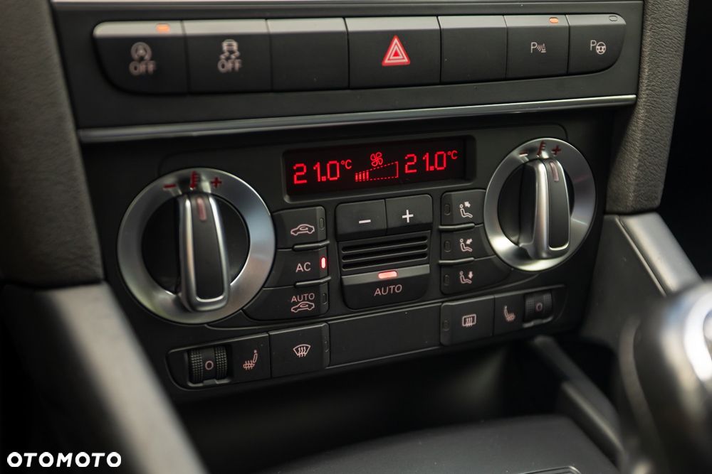 Audi A3 Sportback 2.0 TDI DPF Ambiente - 27