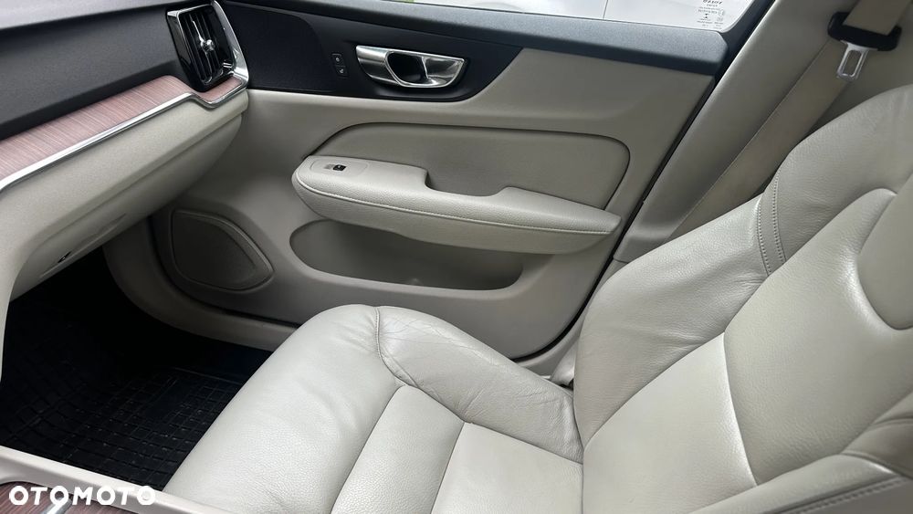 Volvo S60 T6 AWD Momentum Pro - 16