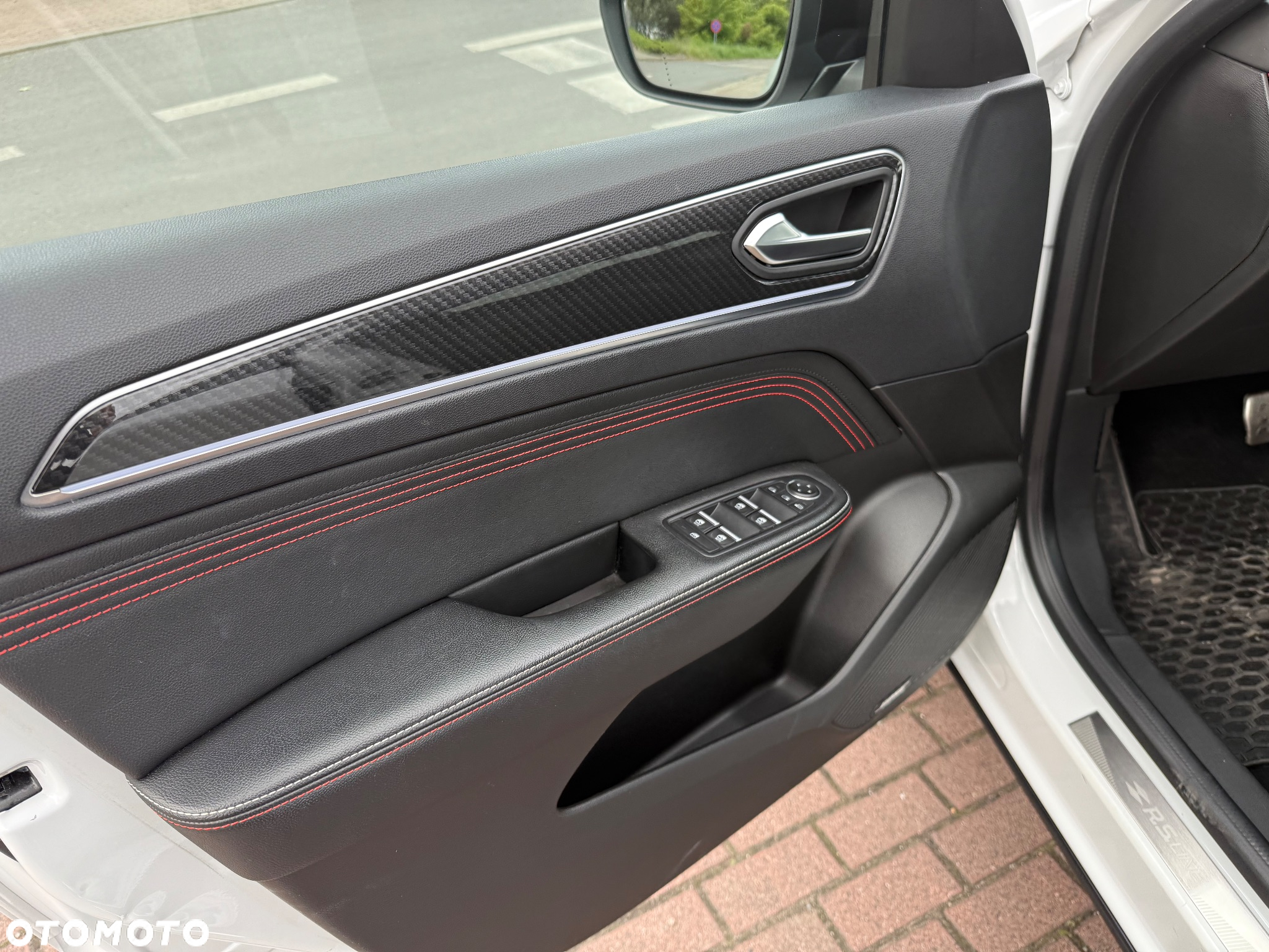 Renault Arkana E-TECH 145 R.S.LINE - 16