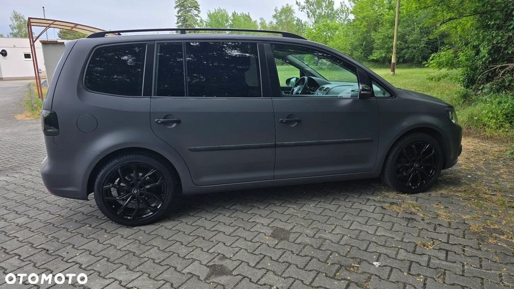 Volkswagen Touran - 5