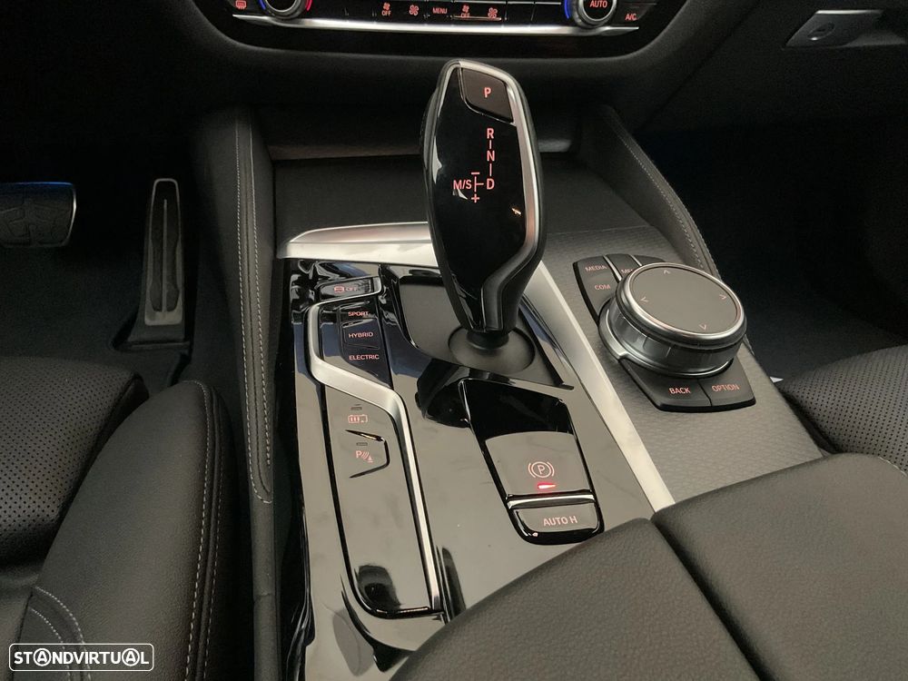 BMW 530 e Pack Desportivo M — fotografia 27