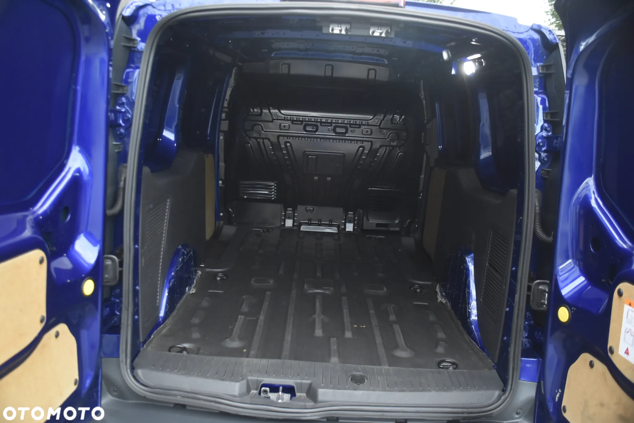 Ford Transit Connect - 10