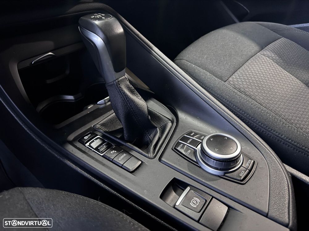 BMW X1 25 e xDrive Corporate Edition - 12