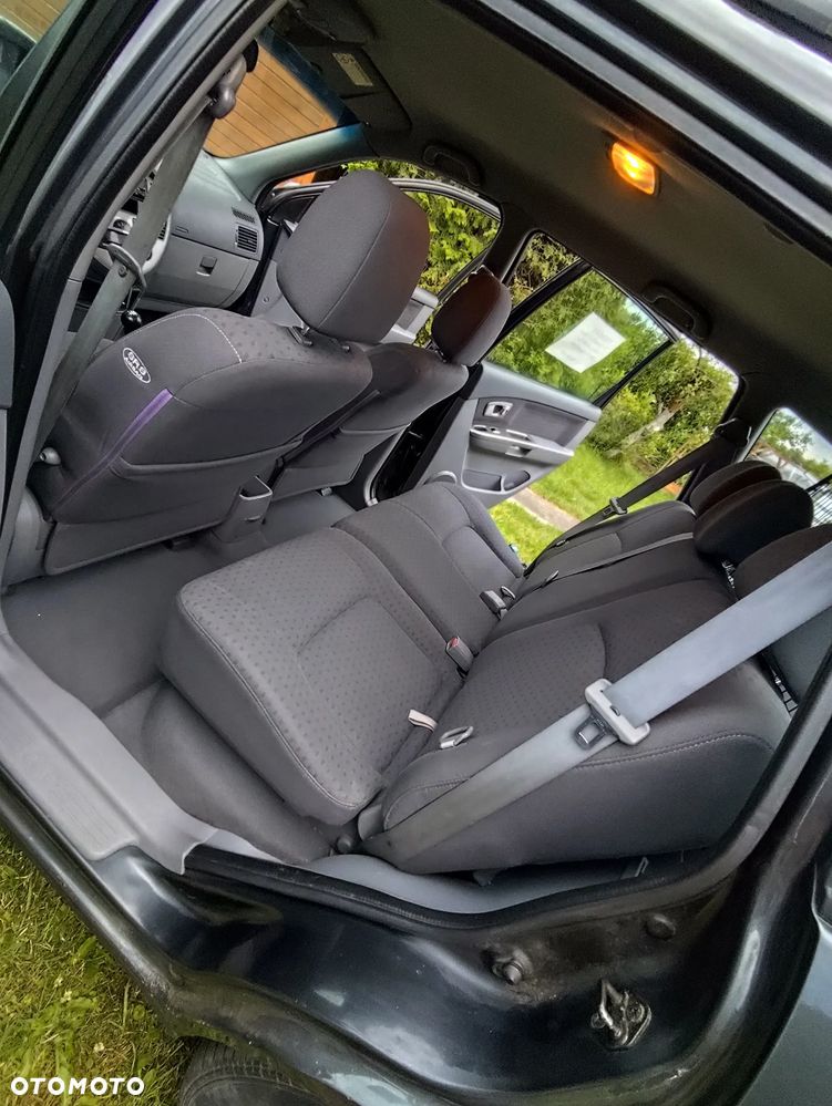Kia Carens 2.0 CRDi EX - 20