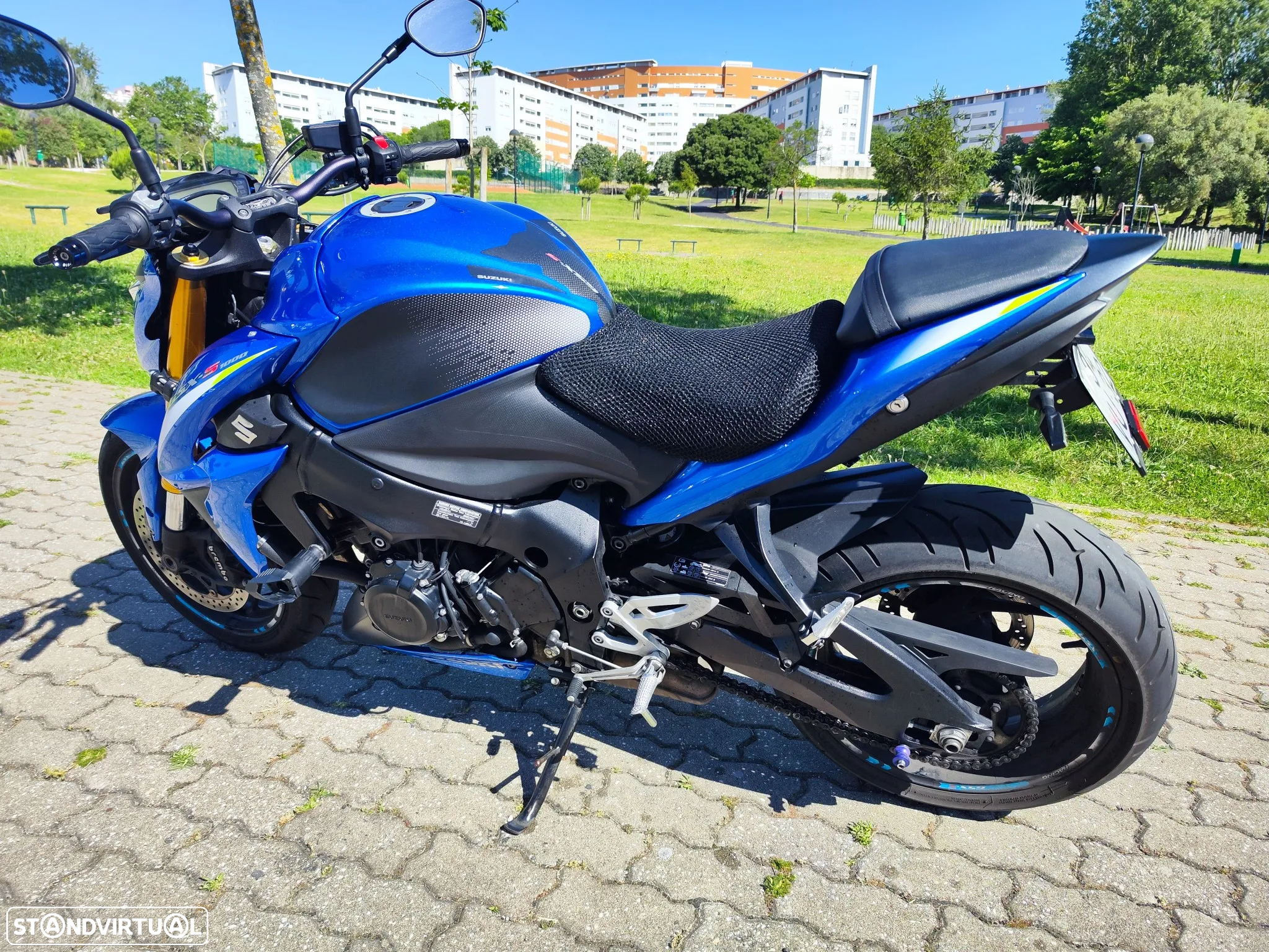 Suzuki GSX S 1000 - 8