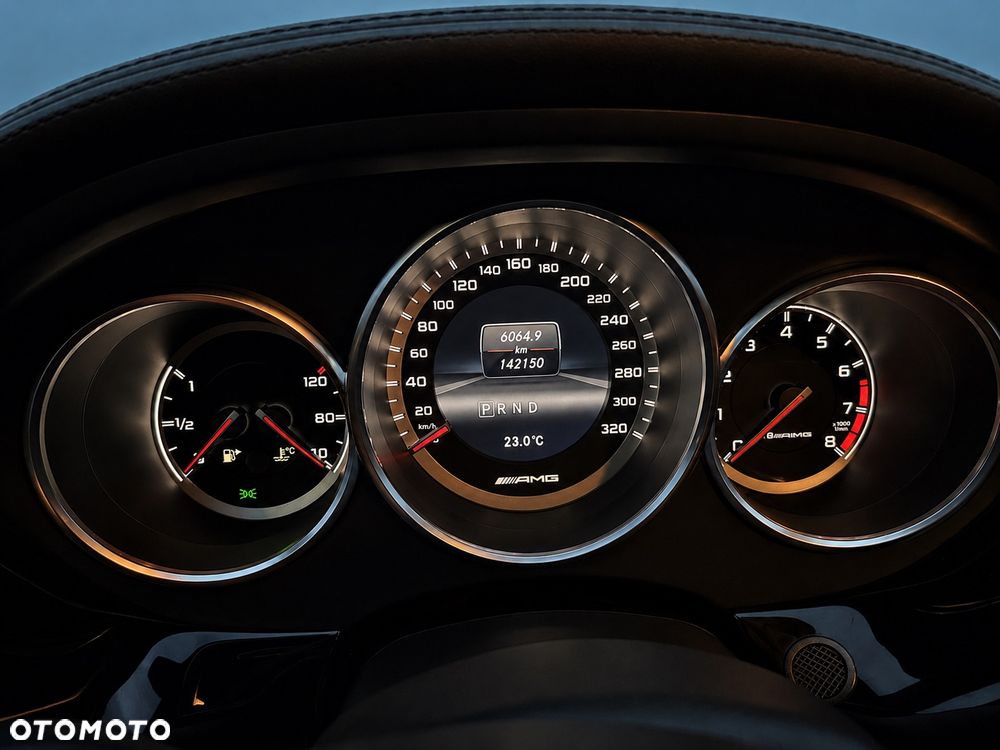 Mercedes-Benz CLS 63 AMG - 21