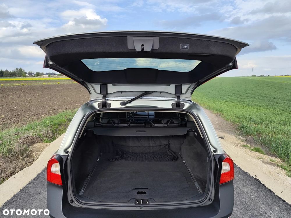 Volvo XC 70 D5 AWD Summum - 6