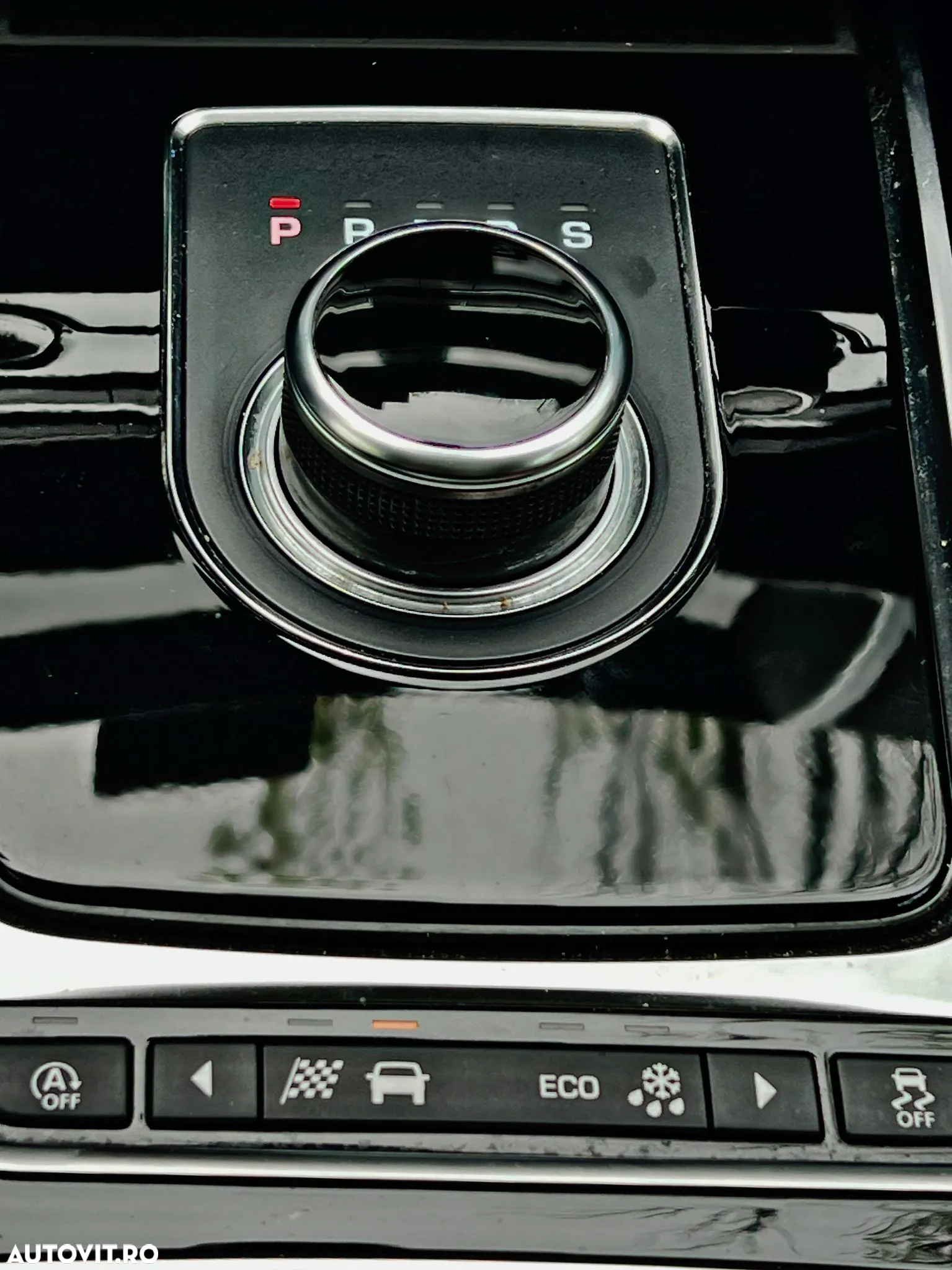 Jaguar F-Pace 20d AWD R-Sport - 17