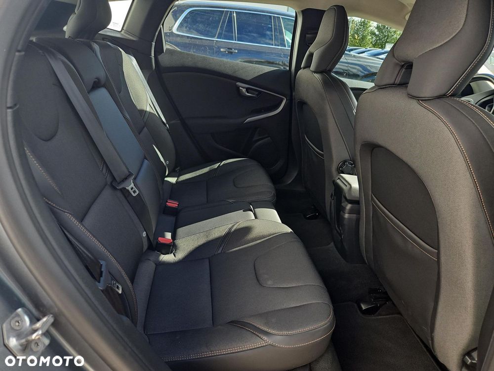 Volvo V40 T3 Drive-E Momentum - 12