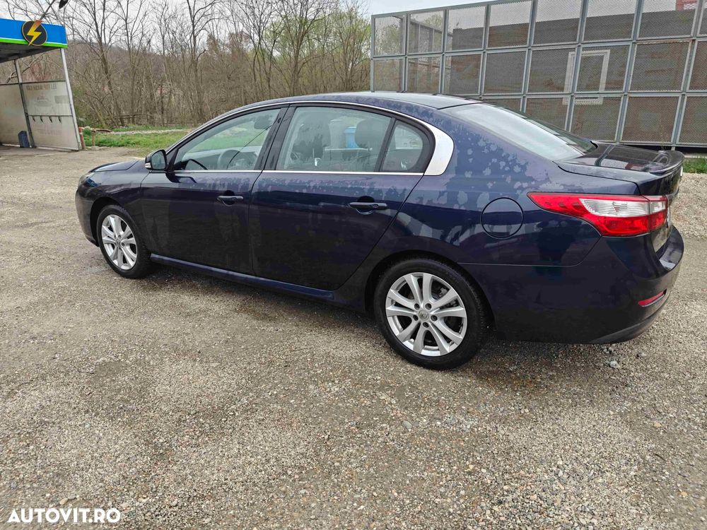 Renault Latitude - 16