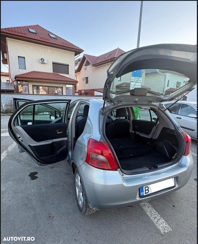 Toyota Yaris 1.3 Sol - 13