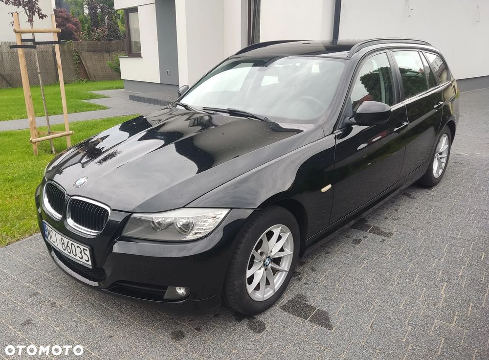 BMW Seria 3 318i - 1