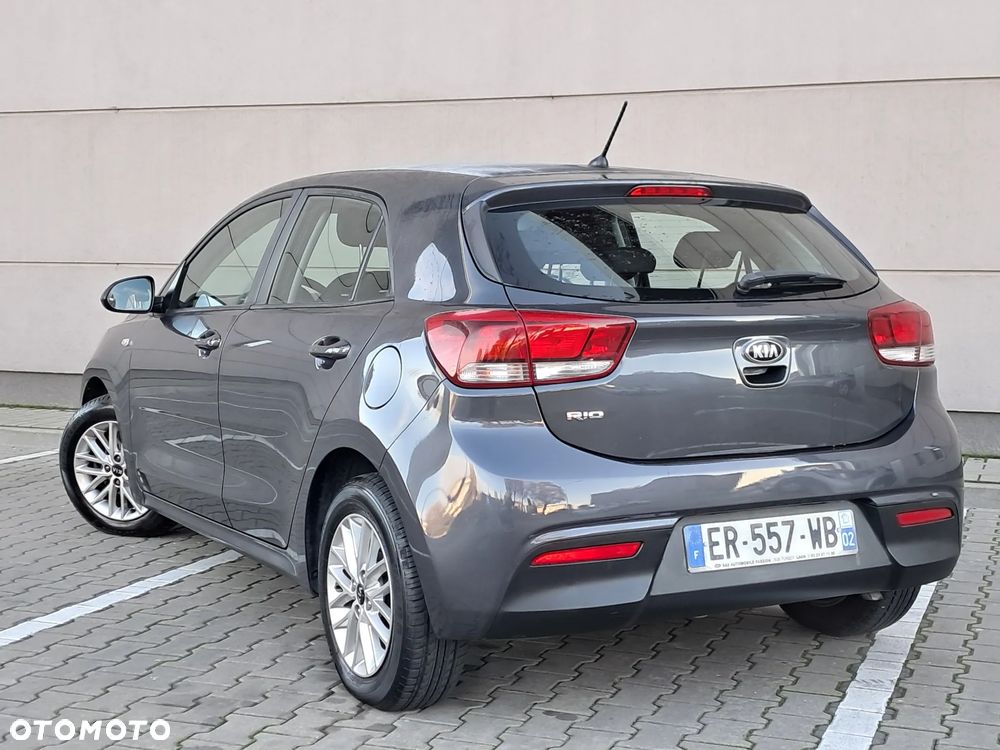 Kia Rio 1.2 Dream Team Edition - 8