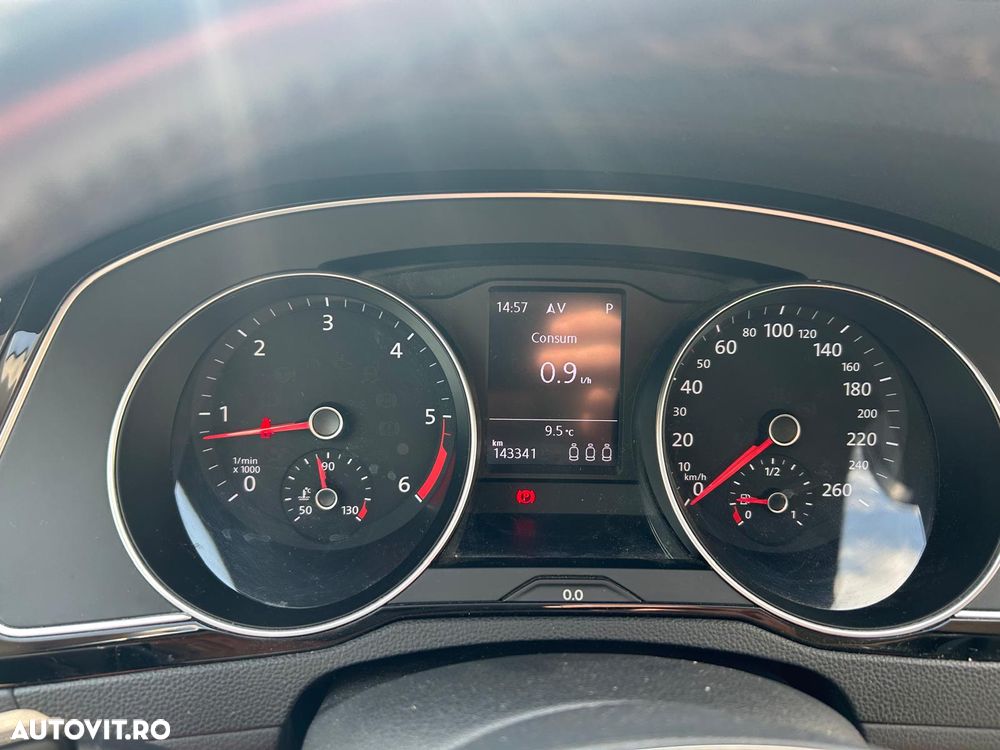Volkswagen Passat - 13