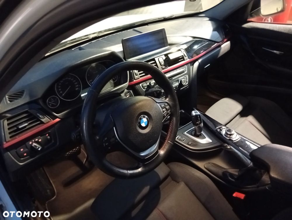 BMW Seria 3 320d Sport Line - 10