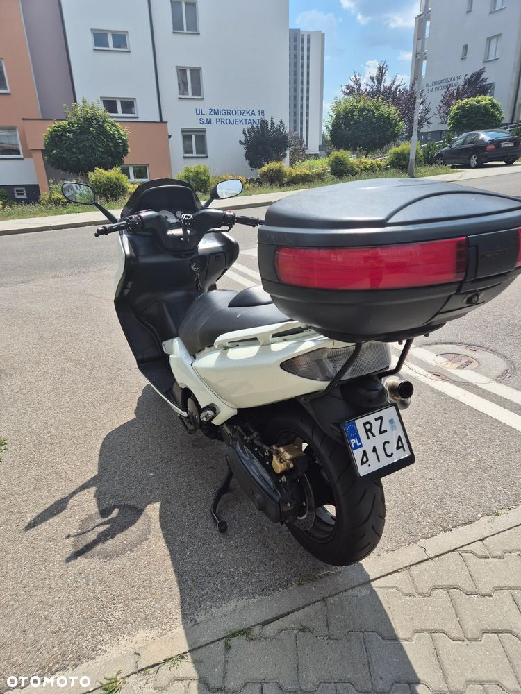 Yamaha Tmax - 5