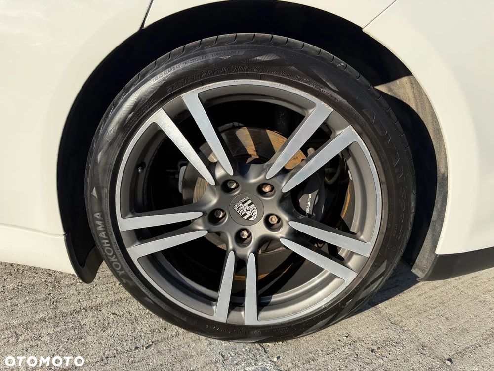Porsche Panamera 4 PDK Platinum Edition - 11