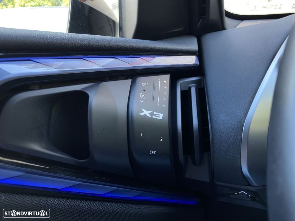 BMW X3 30 e xDrive Pack M Desportivo — fotografia 17