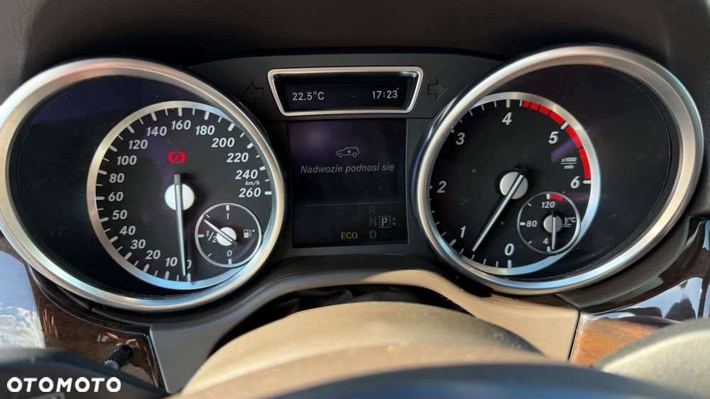 Mercedes-Benz ML - 32