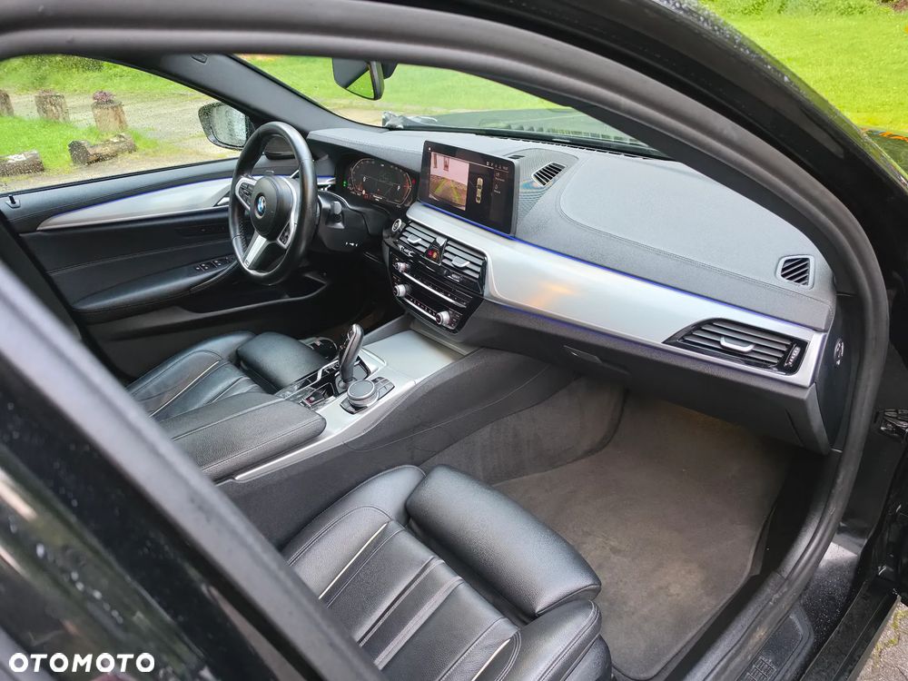 BMW Seria 5 540i xDrive mHEV M Sport sport - 9
