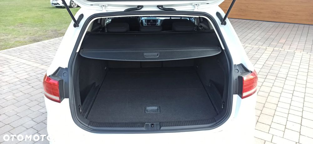 Volkswagen Passat - 38