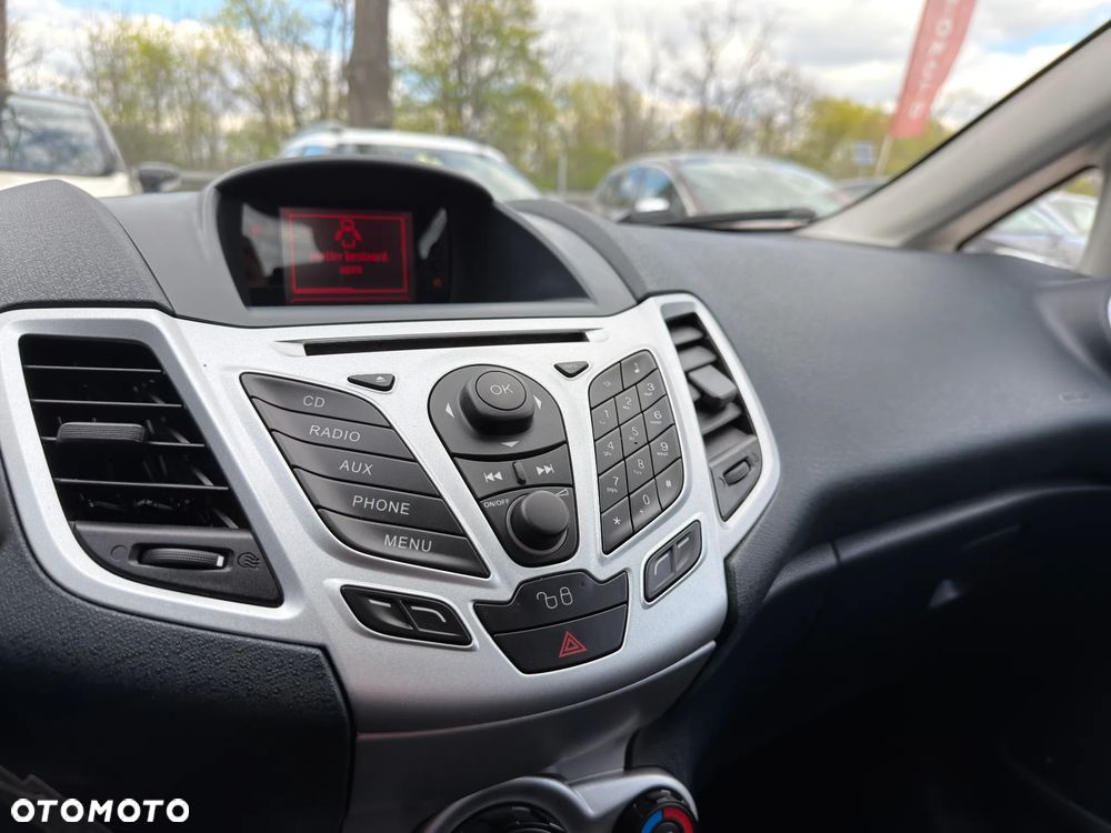 Ford Fiesta 1.6 TDCi Titanium - 31