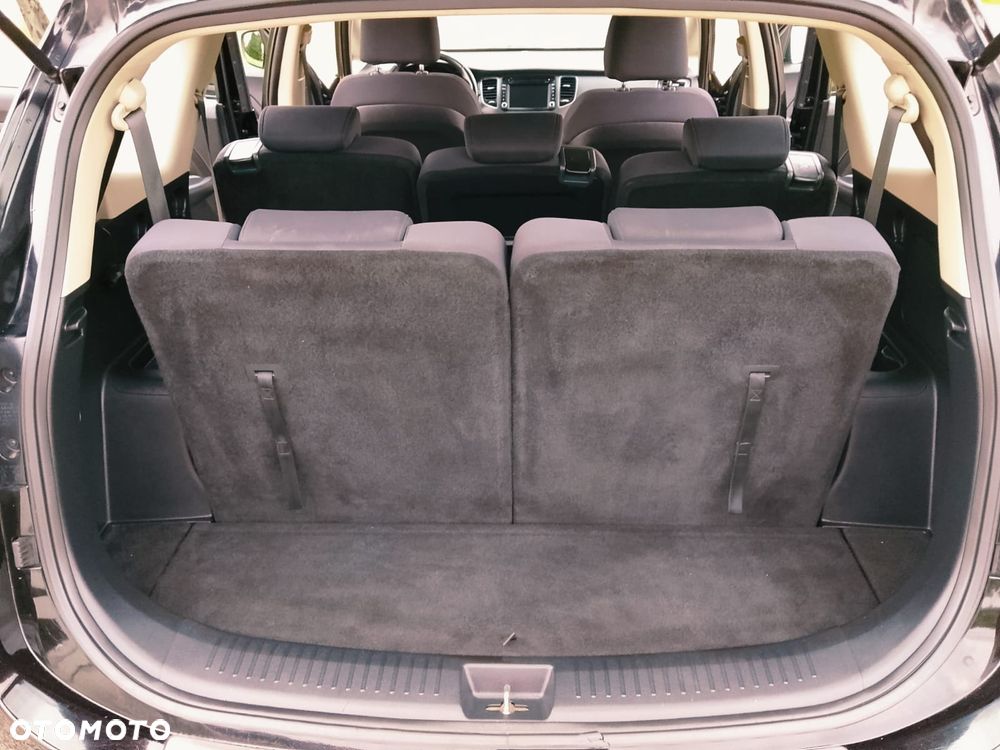 Kia Carens 1.6 GDI XL 7os - 18