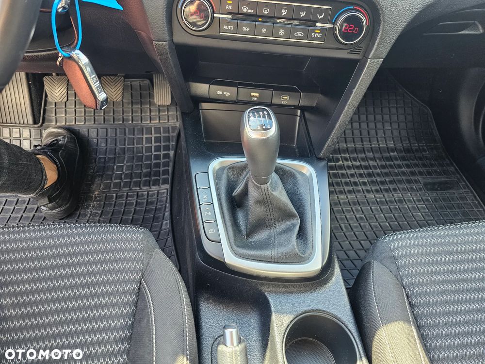 Kia XCeed 1.5 T-GDI M - 12