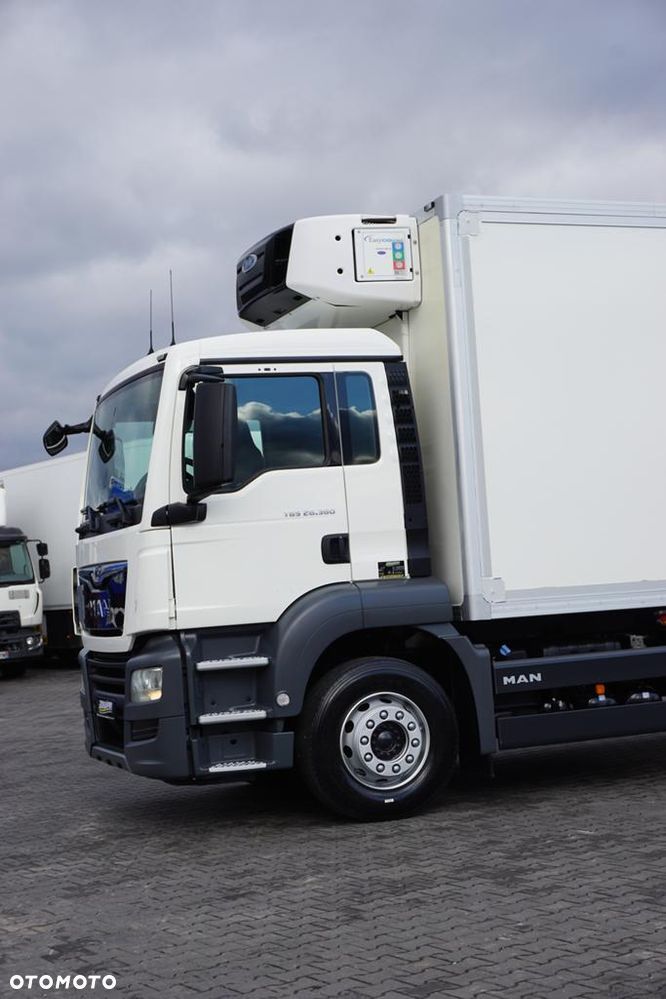 MAN TGS / 26.360 / EURO 6 / CHŁODNIA + WINDA / 20 PALET - 28