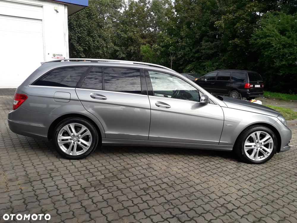 Mercedes-Benz Klasa C 220 CDI 4Matic 7G-TRONIC - 22