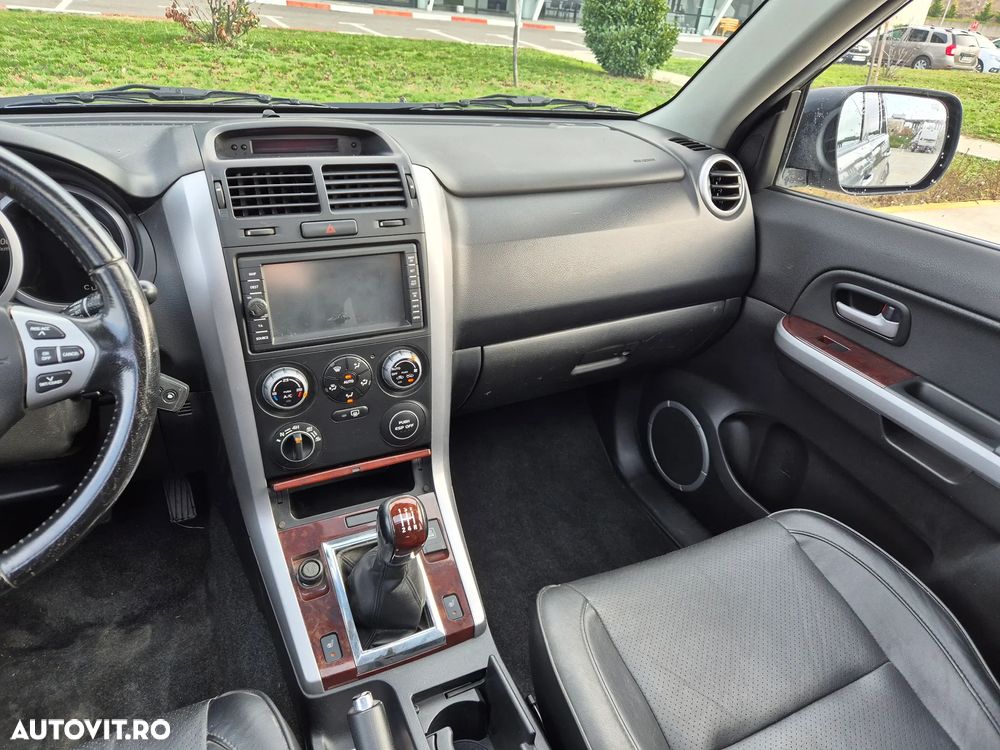 Suzuki Grand Vitara 1.9 DDiS Club DPF Family - 11