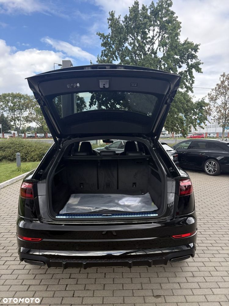 Audi Q8 - 10