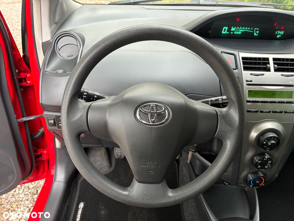 Toyota Yaris 1.0 VVT-i - 35