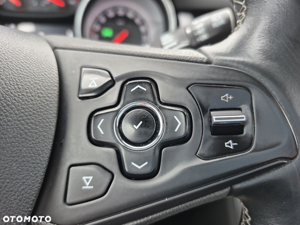 Opel Astra 1.4 T Elite S&S - 21