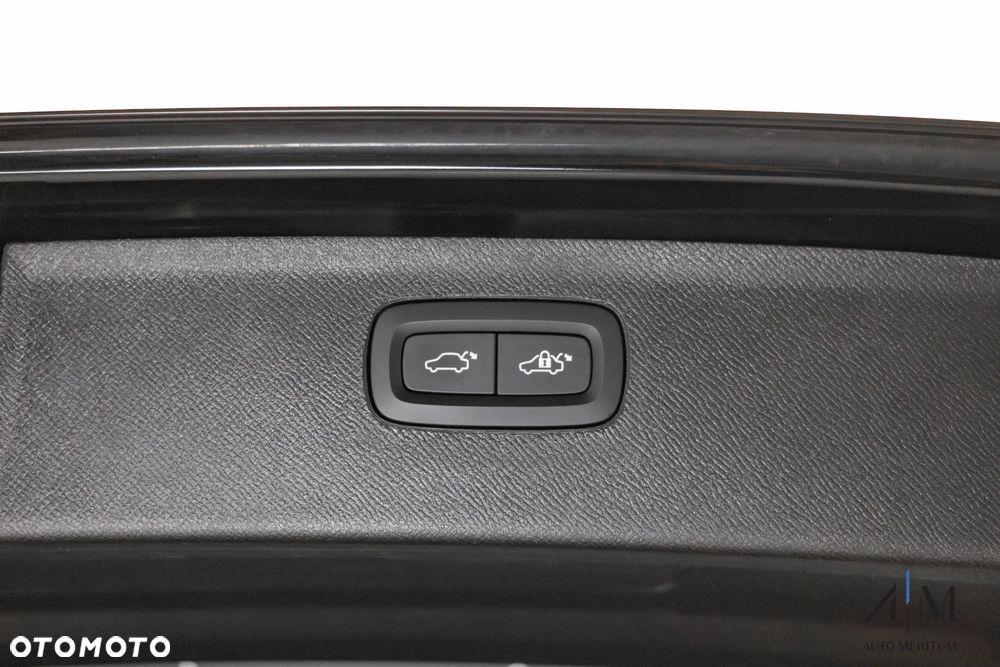 Volvo XC 90 T8 AWD Plug-In Hybrid Ultimate Bright 7os - 40