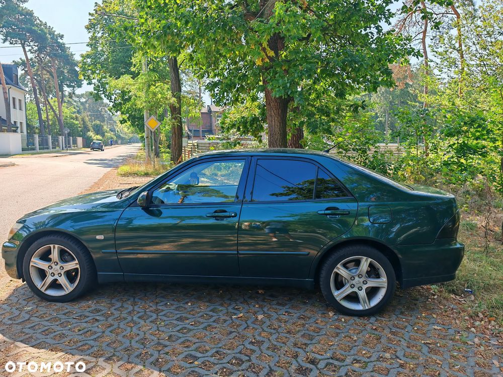 Lexus IS - 4