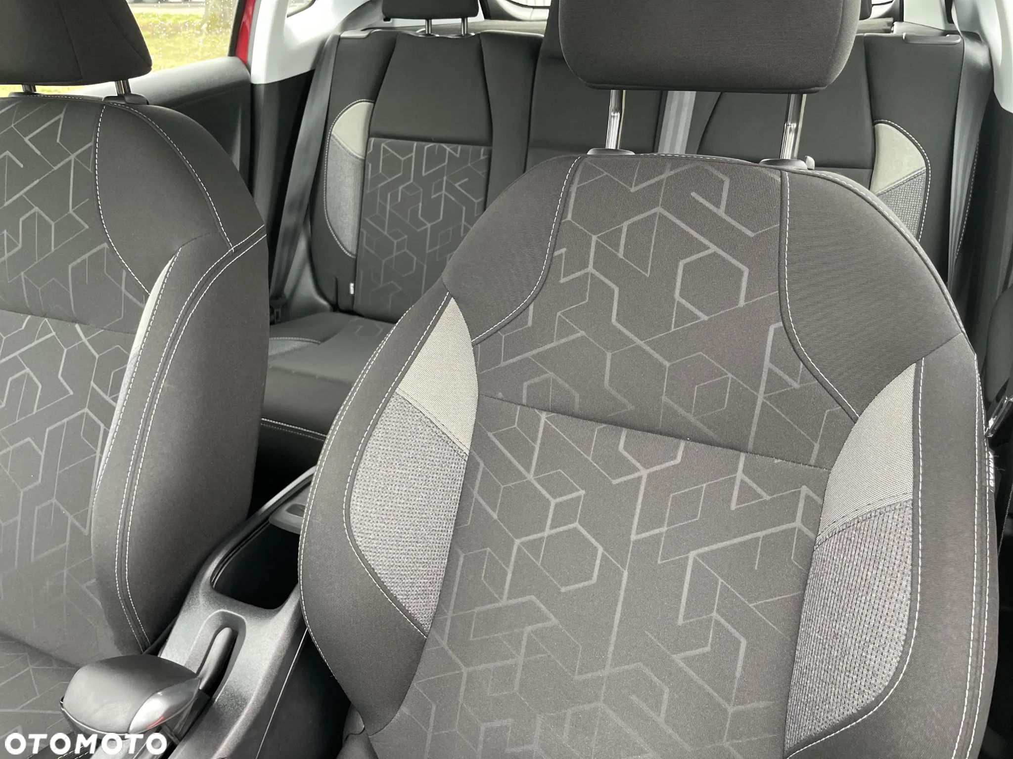 Peugeot 2008 1.2 Pure Tech Active S&S - 11