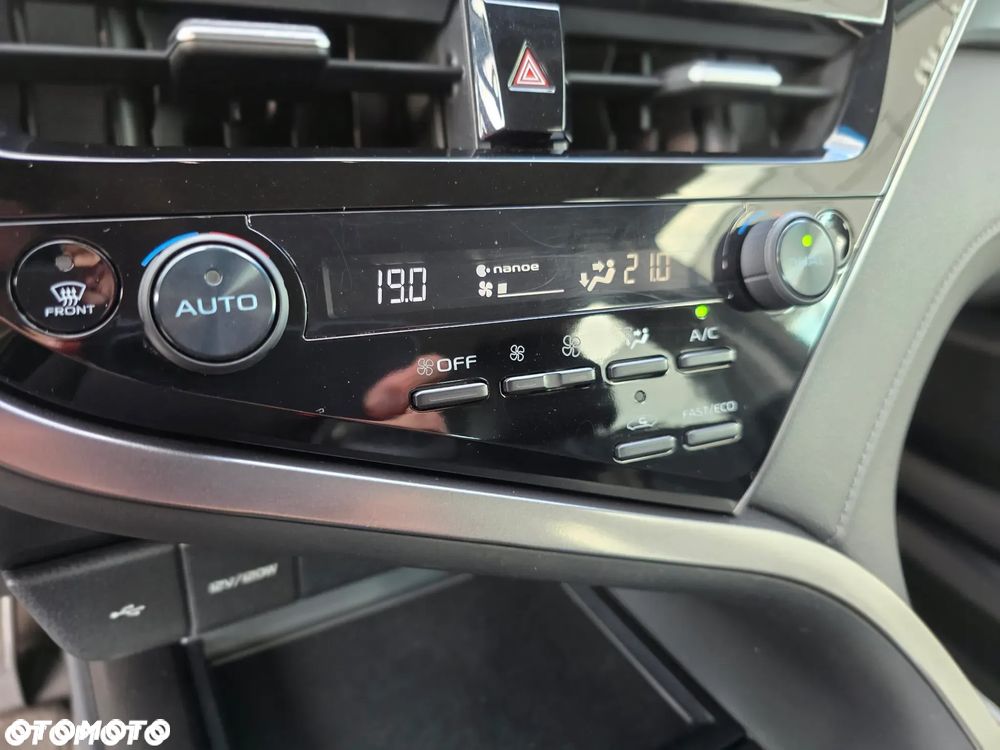 Toyota Camry 2.5 Hybrid Prestige CVT - 19