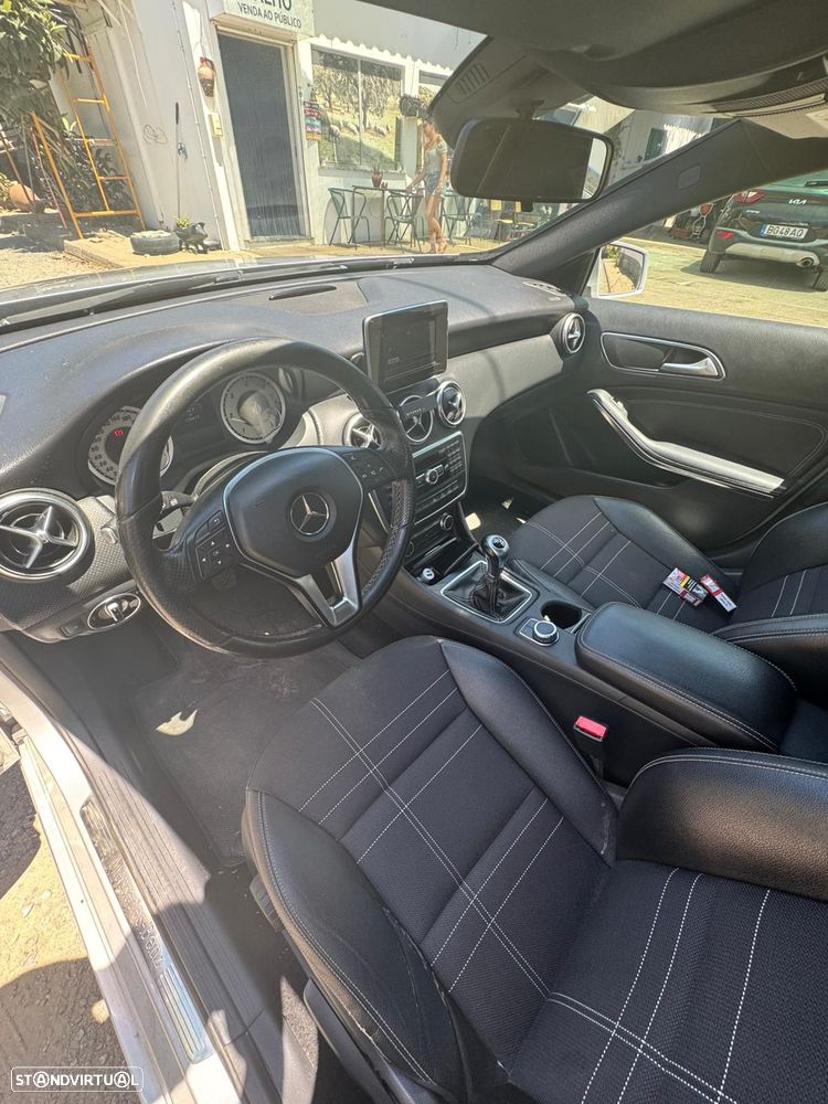 Mercedes-Benz CLA 180 d Shooting Brake Urban - 14