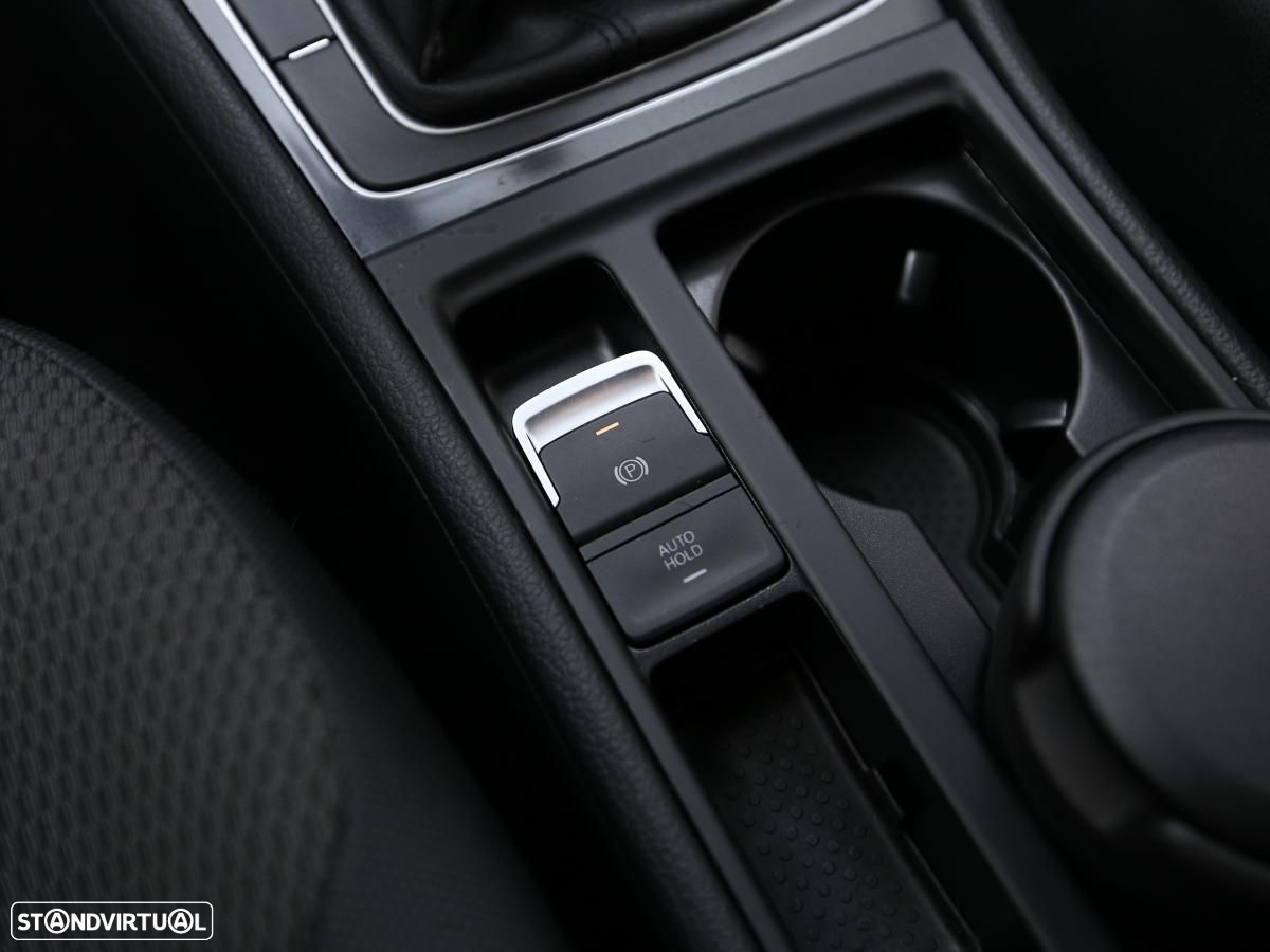 VW Golf 1.6 TDI Confortline - 17